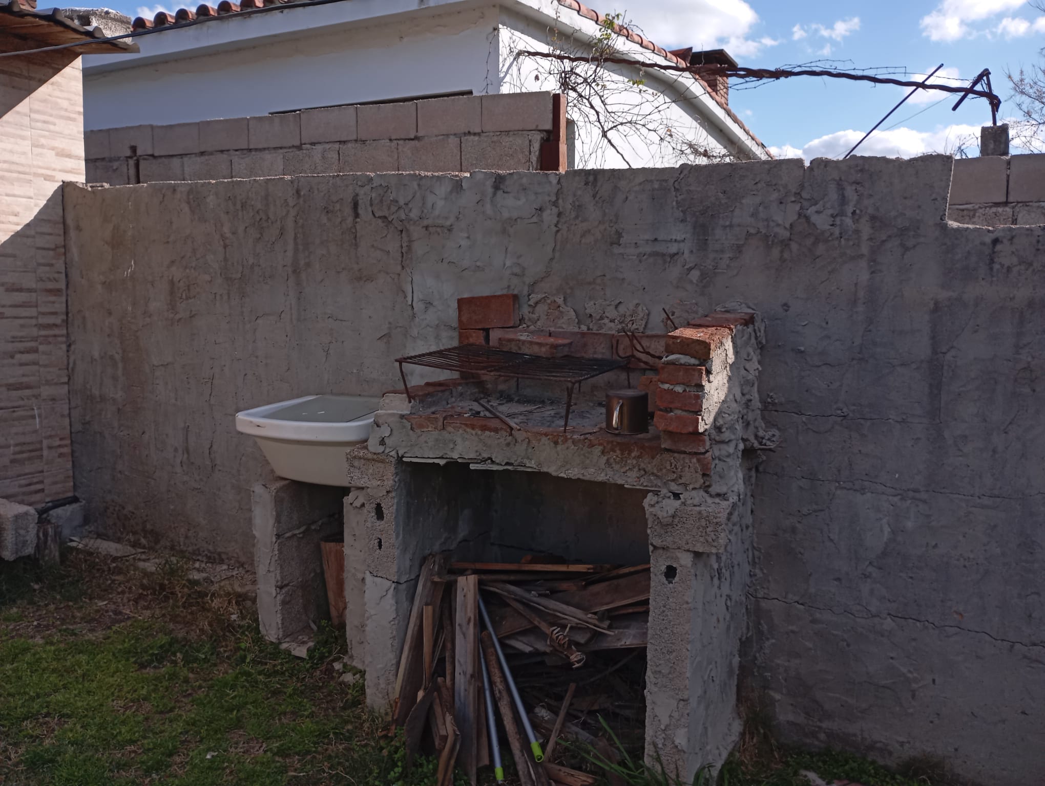 OPORTUNIDAD EN PANDO: Casa Principal + 2 Apartamentos a Refaccionar en Amplio Terreno — foto 6