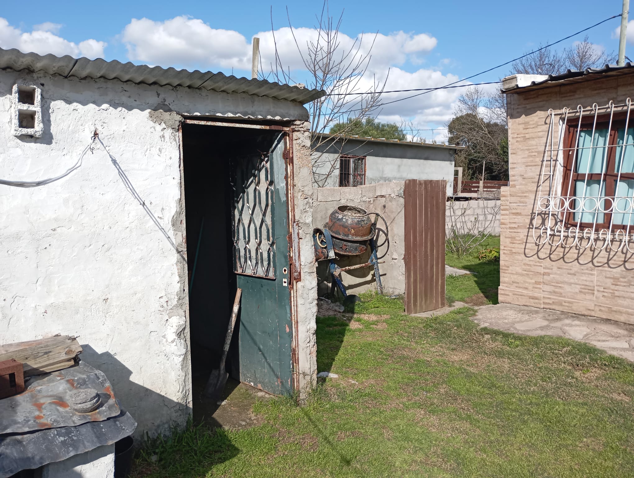 OPORTUNIDAD EN PANDO: Casa Principal + 2 Apartamentos a Refaccionar en Amplio Terreno — foto 8